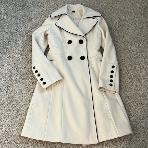 Guess Jackets & Blazers - GUESS Ivory and Black Coat, XS